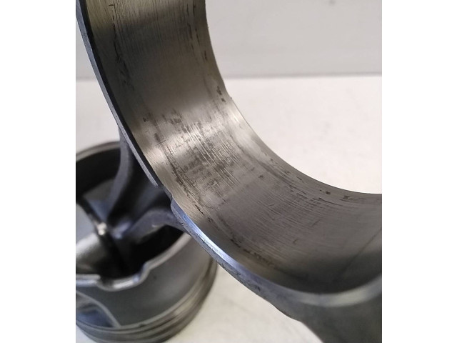 Поршень с шатуном Mitsubishi L200