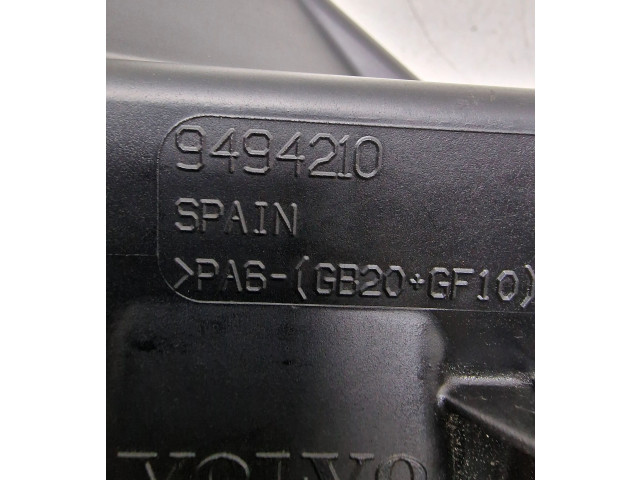 Блок предохранителей  9494210   Volvo V70    