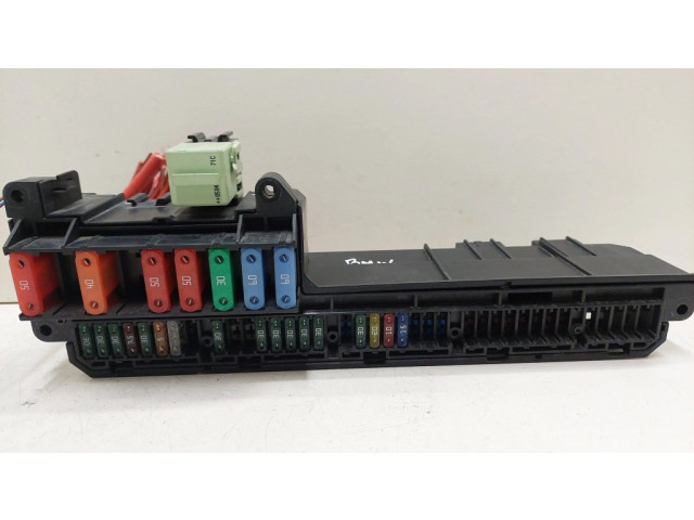 Pojistková skříňka 15613290 BMW 5 E60 E61 2005