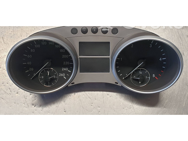 Панель приборов A2514405847, A2C53337595   Mercedes-Benz R W251       