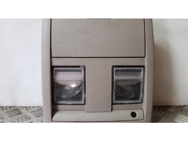 Фонарь освещения передних мест