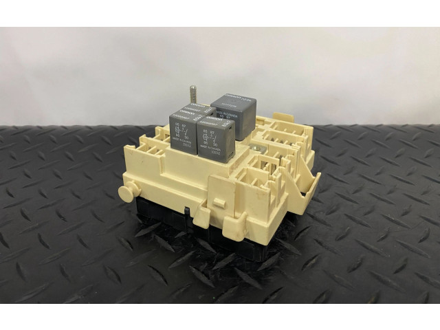 Блок предохранителей  15770996-01   Chevrolet Tahoe    