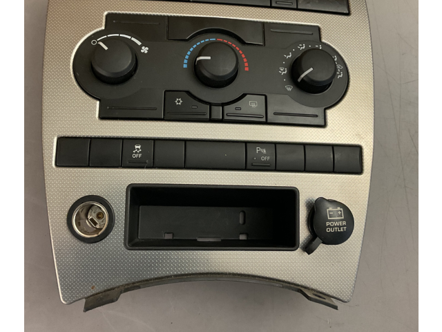 Блок управления климат-контролем P55037979AA   Jeep Commander