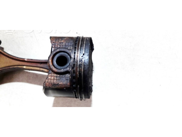 Поршень с шатуном Lexus IS 200-300 для бензинового двигателя 2.0