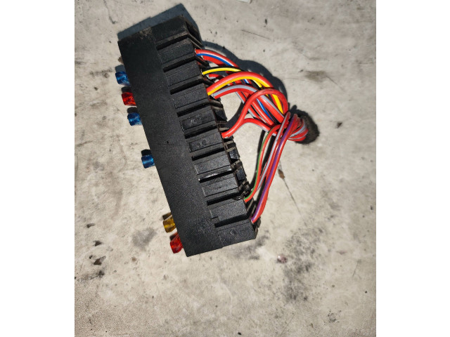 Блок предохранителей 4D0937501 Audi A6 S6 C6 4F