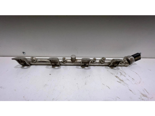 Vstřikovací lišta 7547600, 7537319 BMW 5 F10 F11 pro benzínový motor 5.0