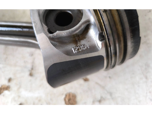 Píst SMP1295, 10611 Opel Vivaro G9U/630 LJ9