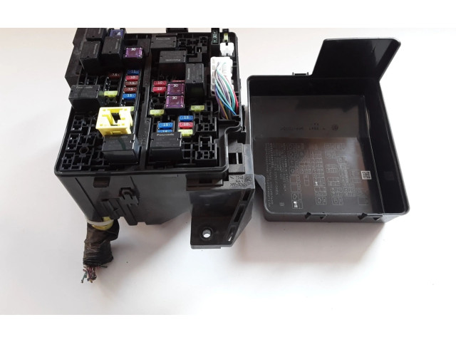 Блок предохранителей 8565A368, 8565A369 Mitsubishi L200