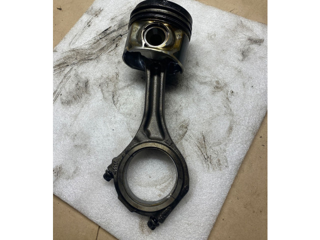 Píst 059AA   Audi A8 S8 D3 4E     