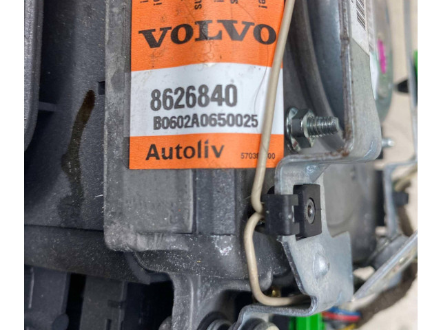 Подушка безопасности водителя 8626840, B0602A0650025   Volvo V70