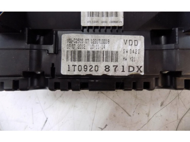 Панель приборов 1T0920871DX   Volkswagen Touran II       