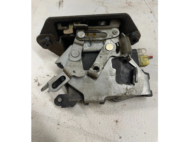 Zámek zadních dveří Subaru Forester SG 2004