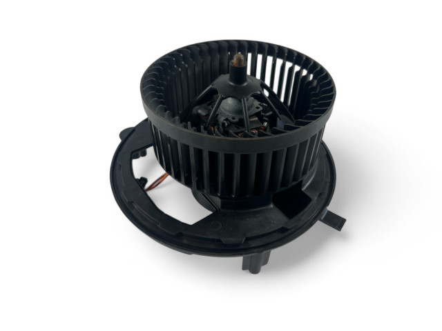 Вентилятор печки    5Q1819021A   Volkswagen Golf VII