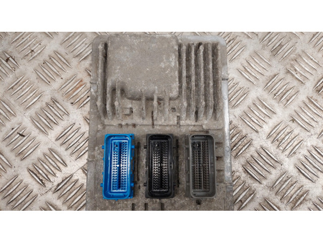 Блок управления двигателя 811839393, R11611600000005U   Chevrolet Camaro