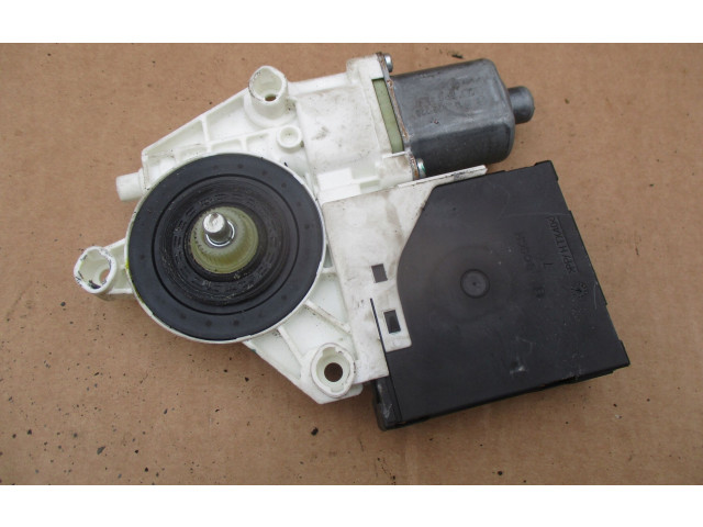 Передний двигатель механизма для подъема окон