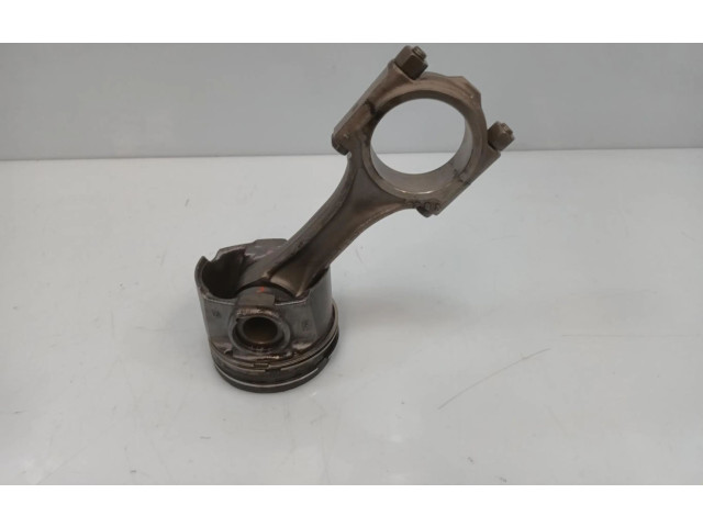 Поршень с шатуном 9812818680 Ford Kuga I