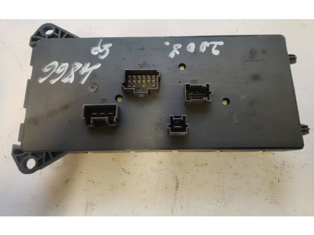 Блок предохранителей A9065450401 Volkswagen Crafter