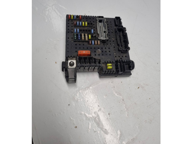 Блок предохранителей 30728512, 05W425   Volvo S60    