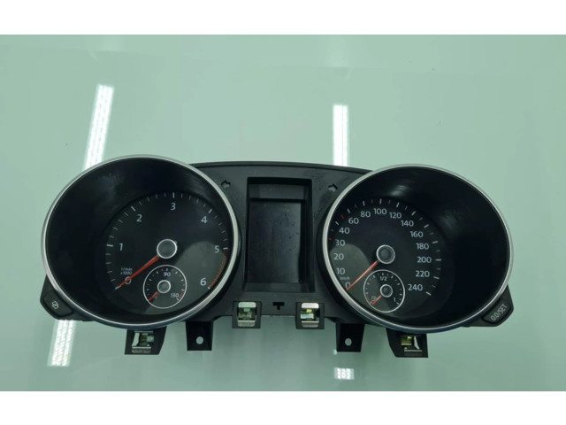 Панель приборов 5K0920870 Volkswagen Golf VI