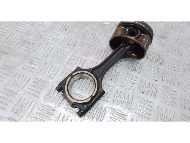 Píst Volvo S80 B5254T10