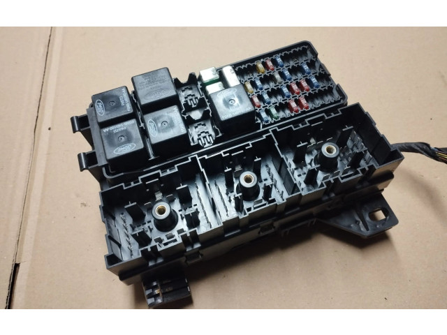 Блок предохранителей YF1T14B205CE Ford Taurus