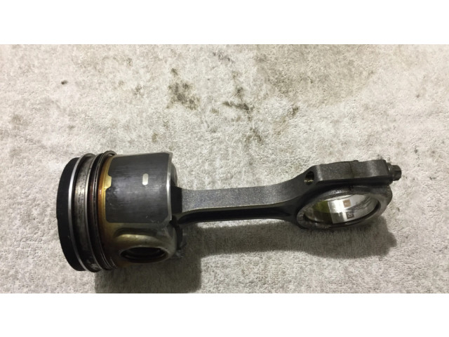 Píst ATE00, RFGK206205BA   Ford Transit  pro naftový motor 2.0  