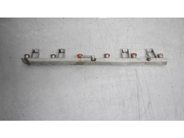 Топливная рампа    BMW 3 E90 E91   для двигателя N52-B25A