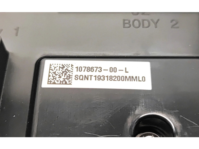 Комфортный модуль 1078673-00-L    Tesla Model 3  L1S 