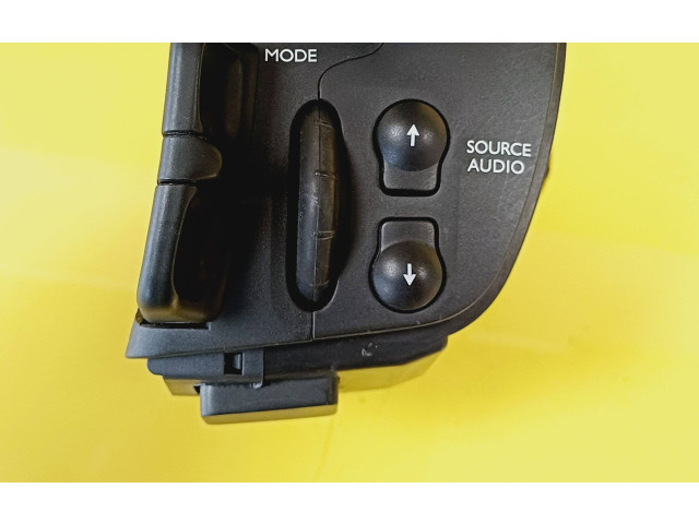 Ручка стеклоочистителей 88103009 Renault Clio III