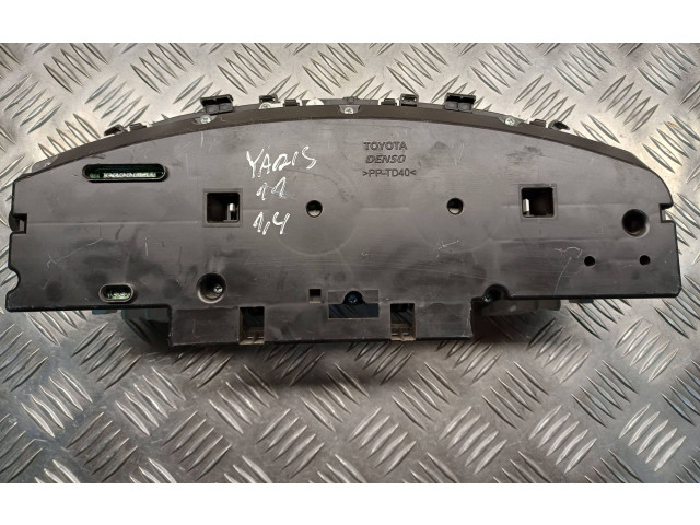 Přístrojová deska Toyota Yaris 2010 838000DG40, MB2574500232