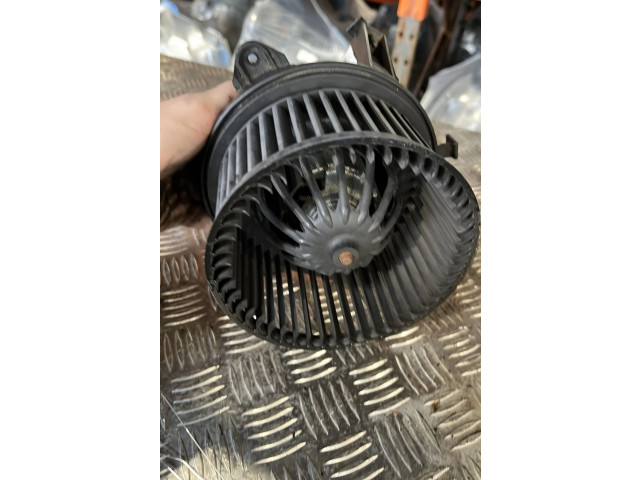 Вентилятор печки 77362402 Fiat Idea