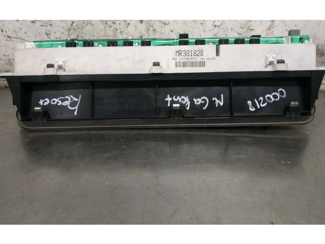 Панель приборов MR381828 Mitsubishi Galant