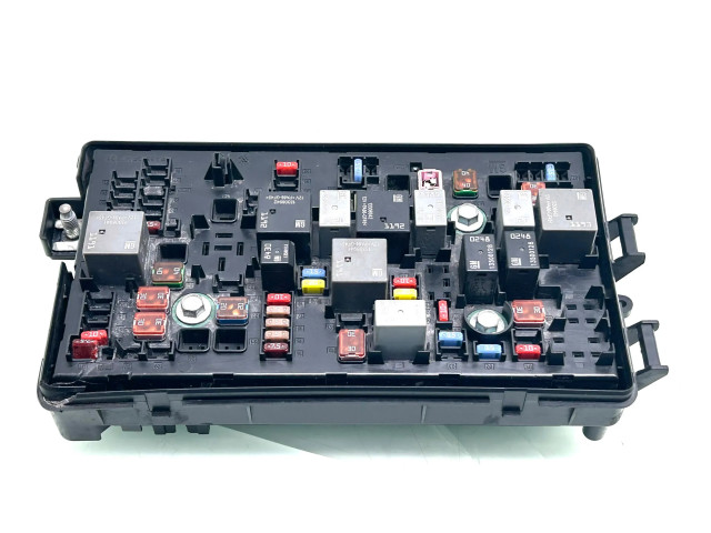 Блок предохранителей 22760635   Chevrolet Camaro    