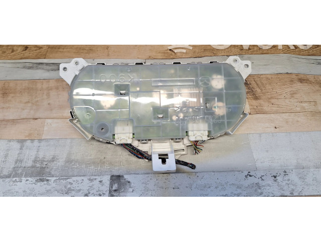 Přístrojová deska Mazda 5 2006 023555430