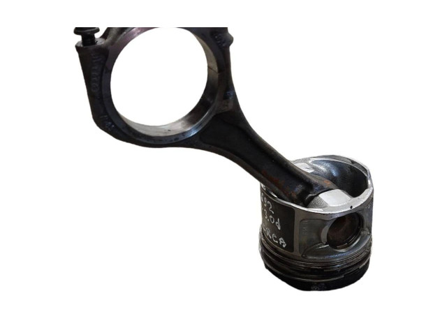 Поршень с шатуном