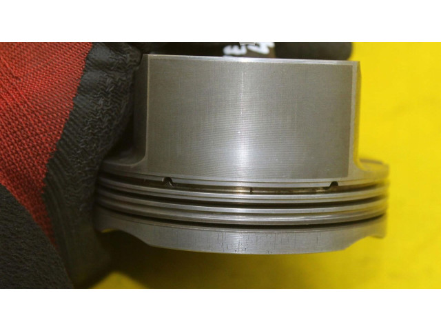 Поршень с шатуном 9481031102R Porsche Cayenne (9PA)