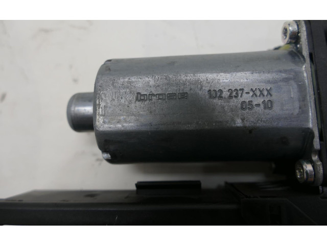 Передний двигатель механизма для подъема окон