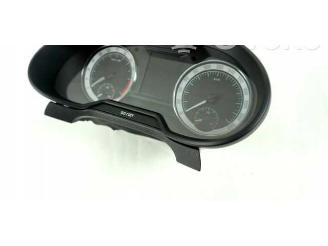 Панель приборов 5E0920751E Skoda Octavia Mk3 (5E)