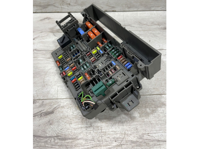 Блок предохранителей  9154971, 17228000001   BMW Z4 E89    