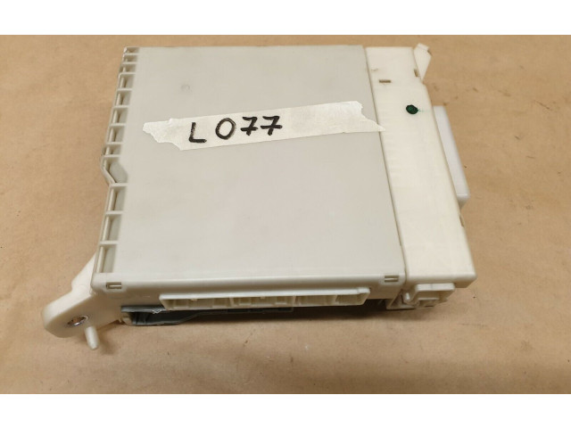 Блок предохранителей  8267230141   Lexus GS 300 350 430 450H    