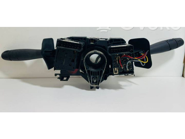 Ручка стеклоочистителей 8200792584, 901057666 Dacia Logan I