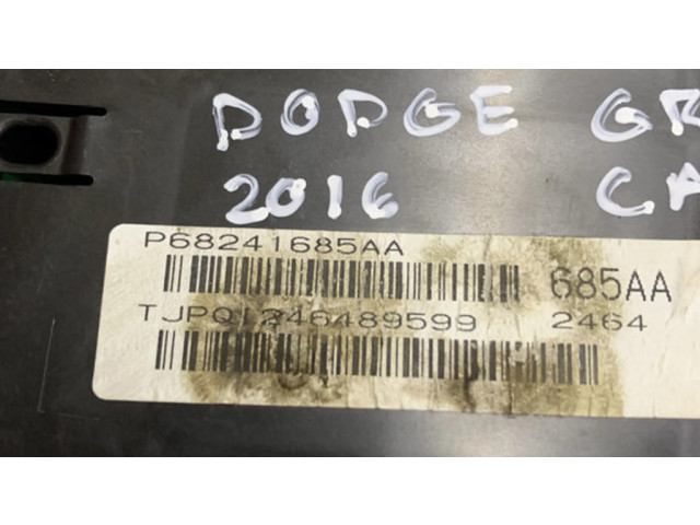 Панель приборов 68241685   Chrysler Town & Country V       