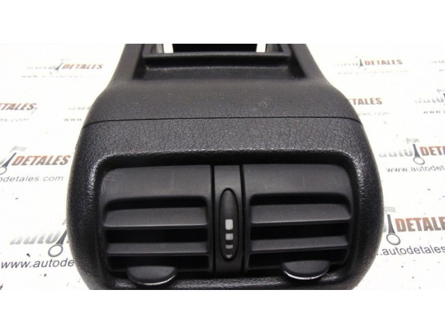 Задняя воздушная решётка