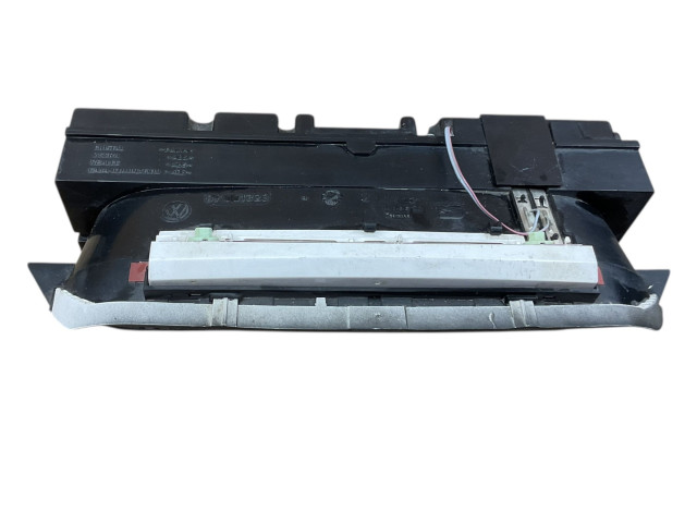 Панель приборов 87001323, 88311235 Volkswagen Golf III