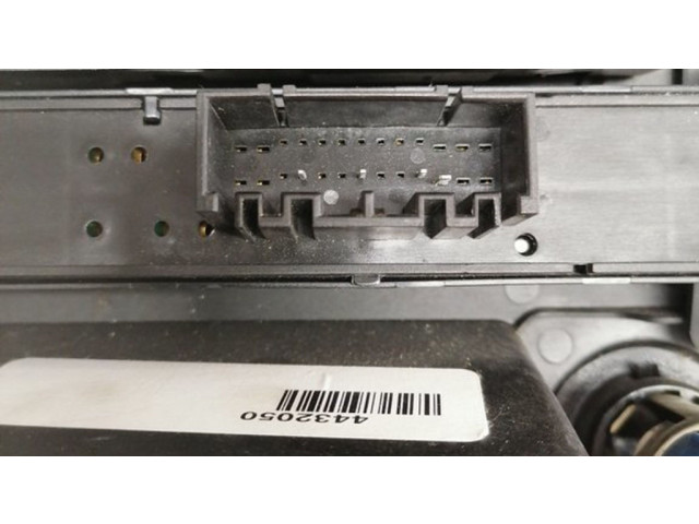 Блок управления климат-контролем P055111009AG, P56050152AE Jeep Grand Cherokee (WK)