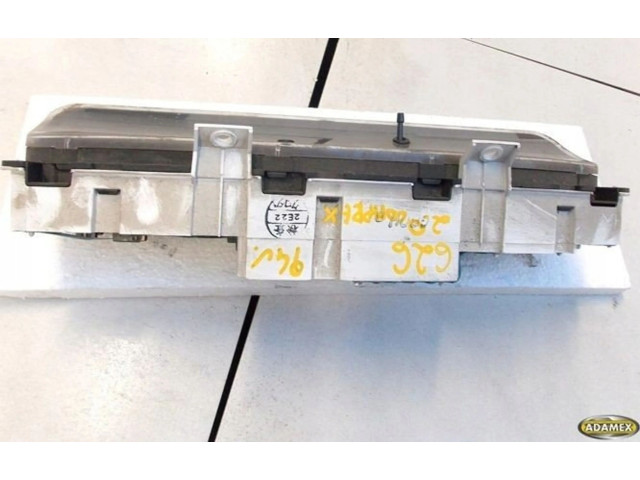 Панель приборов    Mazda 626       