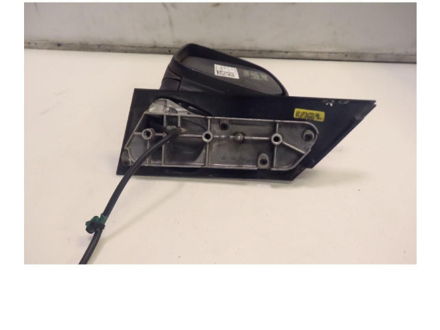 Zpětné zrcátko Volkswagen Caddy 2010