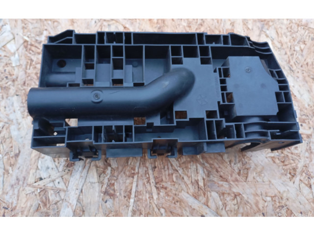 Блок предохранителей  P68143318AE, 68143318AE   Fiat Freemont    