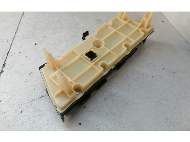 Блок управления коробкой передач 75D726   Toyota Prius (XW30)