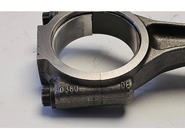 Píst 026038J Volkswagen Tiguan CBB